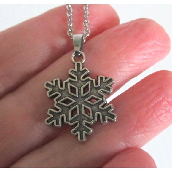 New Snowflake Pendant Necklace With 20" Stainless Chain Winter Jewelry Gift - Picture 2 of 5